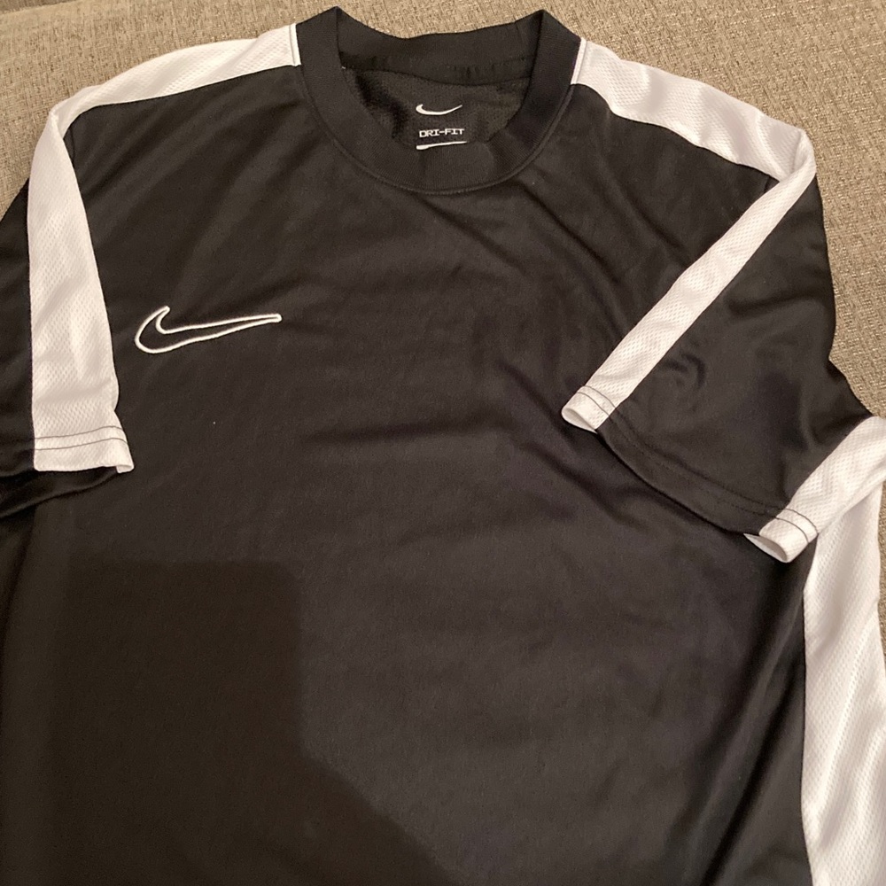 Nike Men's Dri Fit shirt
